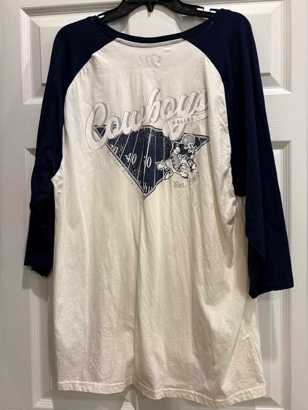 Men’s or women’s White and Navy Dallas Cowboys Raglan Tee XL
